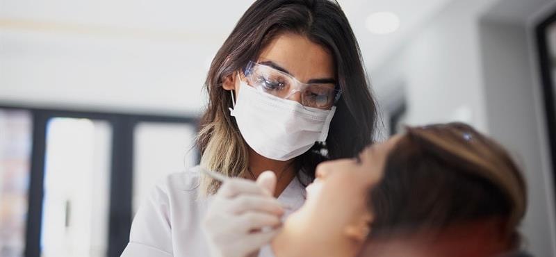 INITIATIV: ZFA mit Prophylaxe-Basiskurs oder ZMF/ZMP/DH für die Prophylaxe (W/M/D)