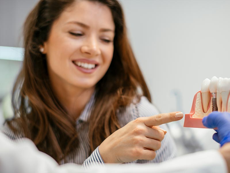 Was sind Zahnimplantate?